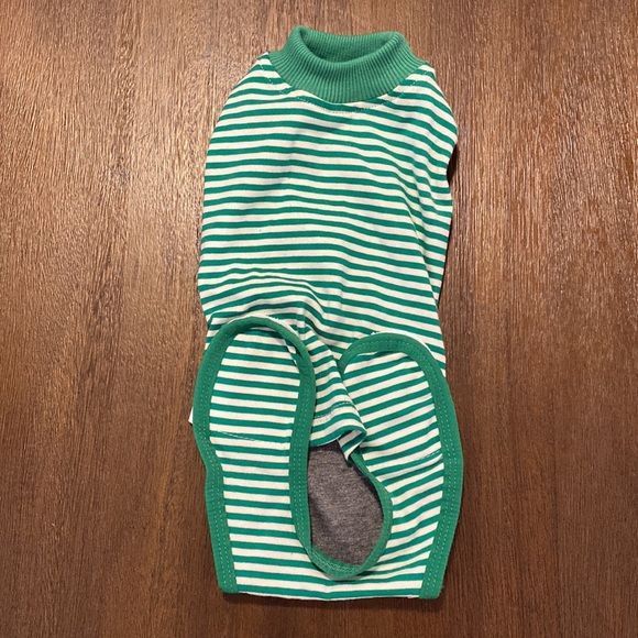 Green and White Post Surgery Recovery Shirt for Dogs Size Small (3-7lb) - Picture 4 of 5